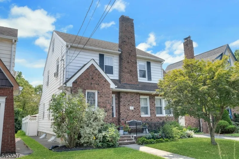 17 Ferncliff Rd Bloomfield, NJ 07003
