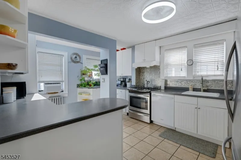 17 Ferncliff Rd Bloomfield, NJ 07003