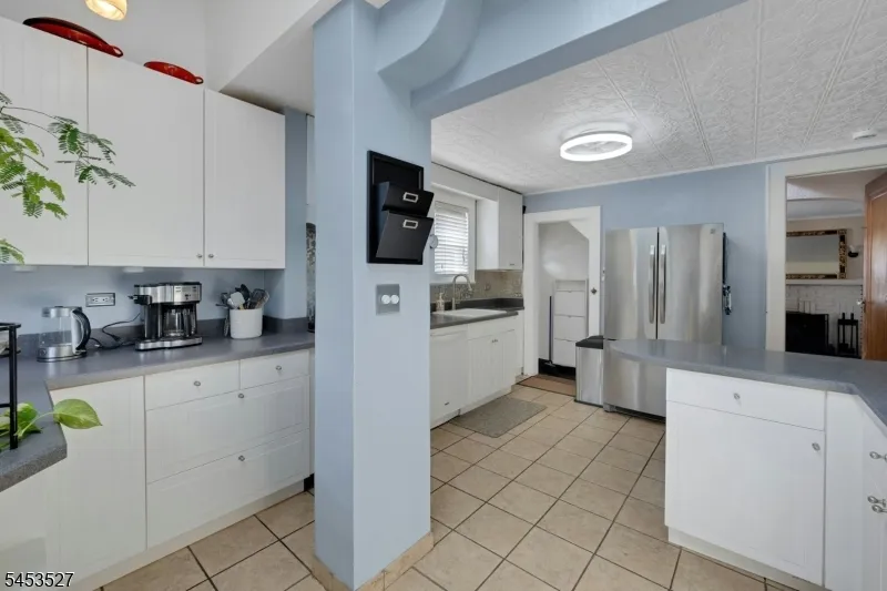 17 Ferncliff Rd Bloomfield, NJ 07003