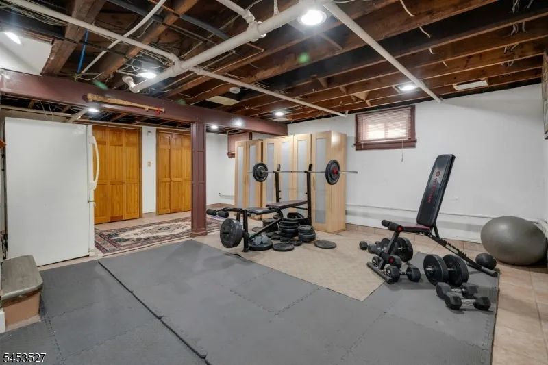 17 Ferncliff Rd Bloomfield, NJ 07003