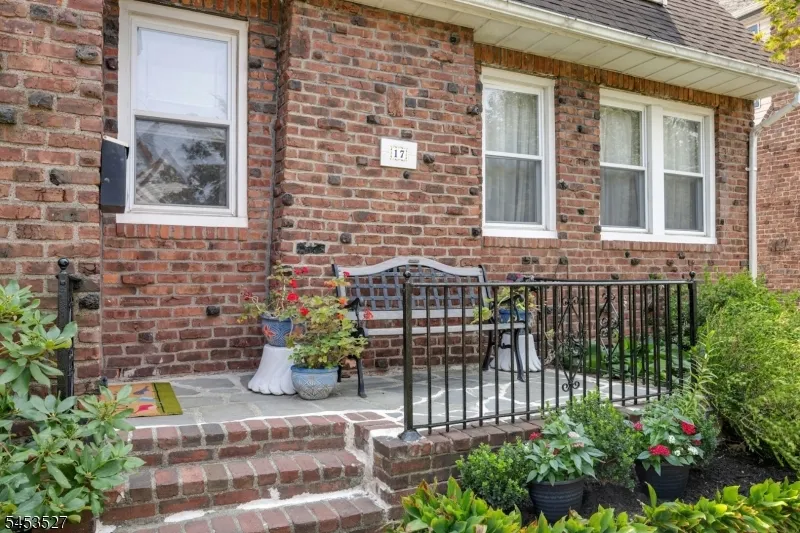 17 Ferncliff Rd Bloomfield, NJ 07003