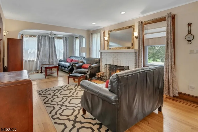 17 Ferncliff Rd Bloomfield, NJ 07003