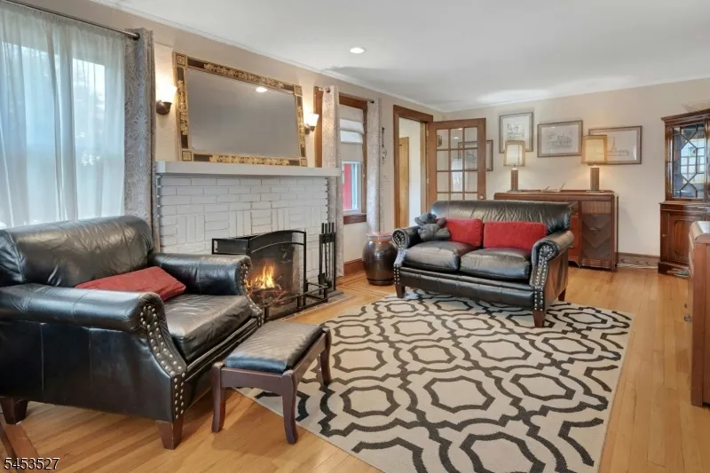 17 Ferncliff Rd Bloomfield, NJ 07003
