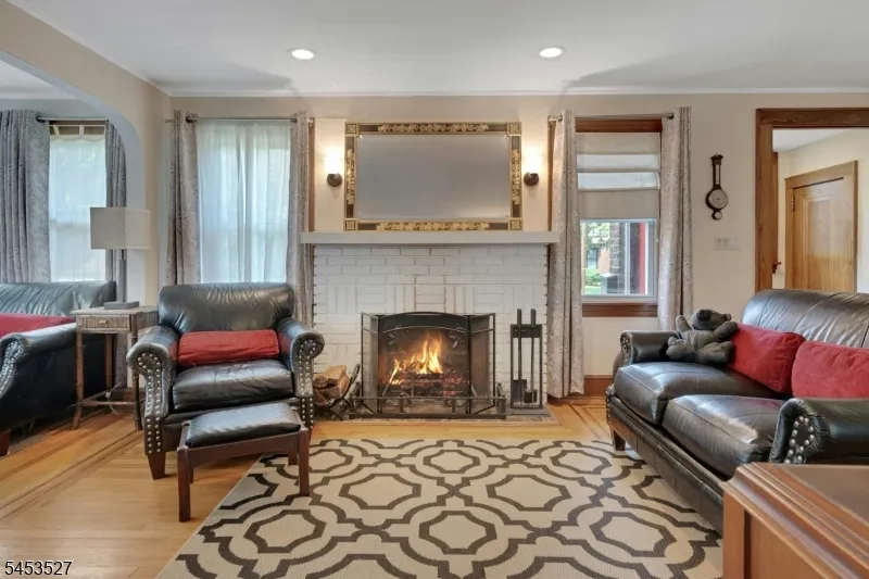 17 Ferncliff Rd Bloomfield, NJ 07003