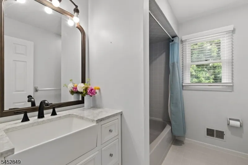 51 Diana Dr South Plainfield, NJ 07080