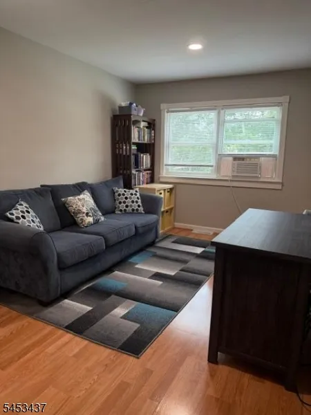 117 Vermont Trl Hopatcong, NJ 07843