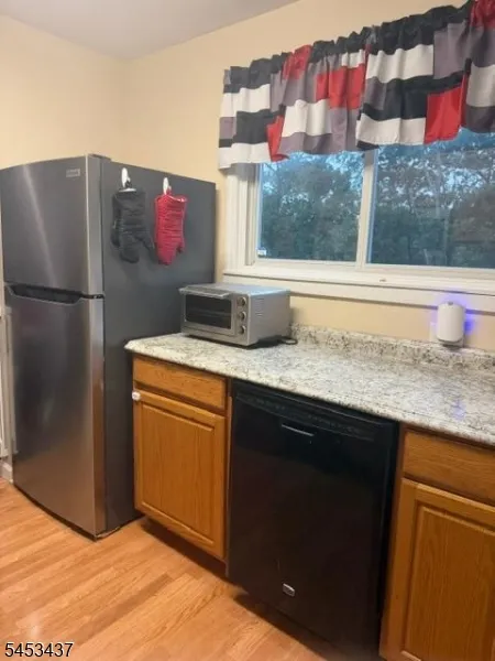 117 Vermont Trl Hopatcong, NJ 07843