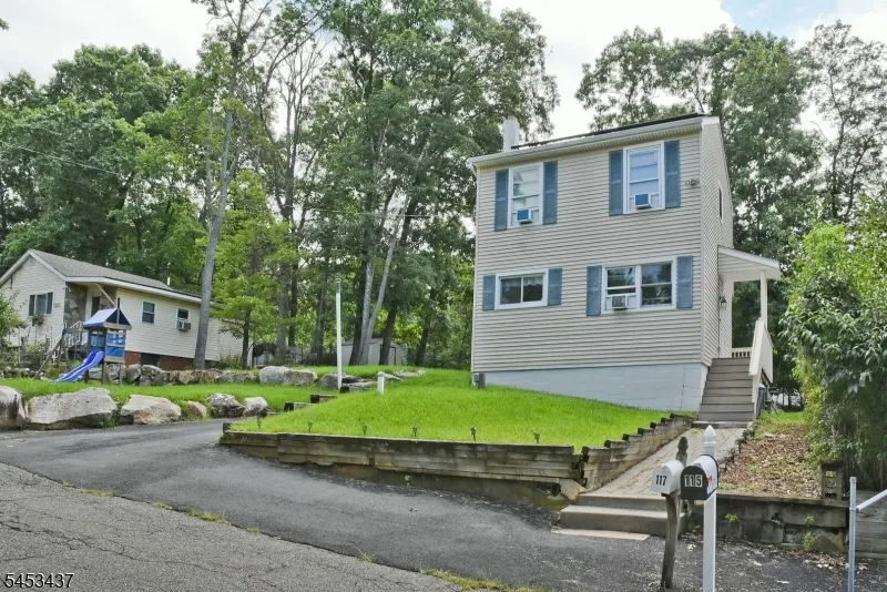 117 Vermont Trl Hopatcong, NJ 07843