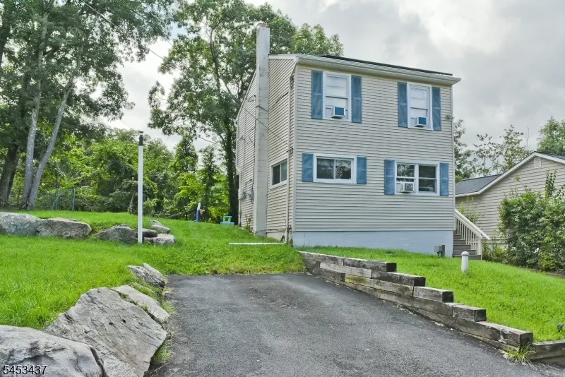 117 Vermont Trl Hopatcong, NJ 07843