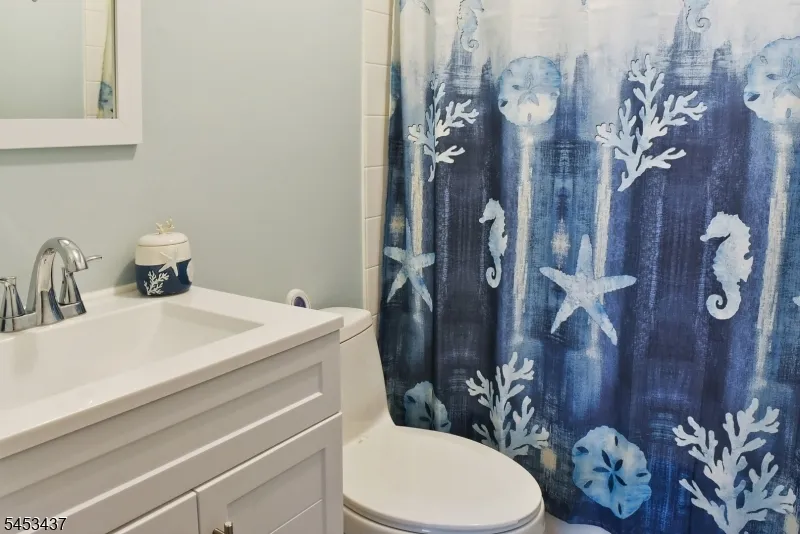 117 Vermont Trl Hopatcong, NJ 07843