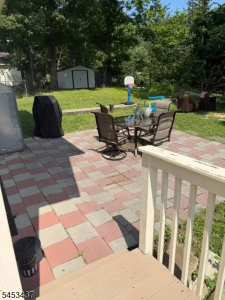 117 Vermont Trl Hopatcong, NJ 07843