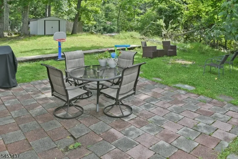 117 Vermont Trl Hopatcong, NJ 07843