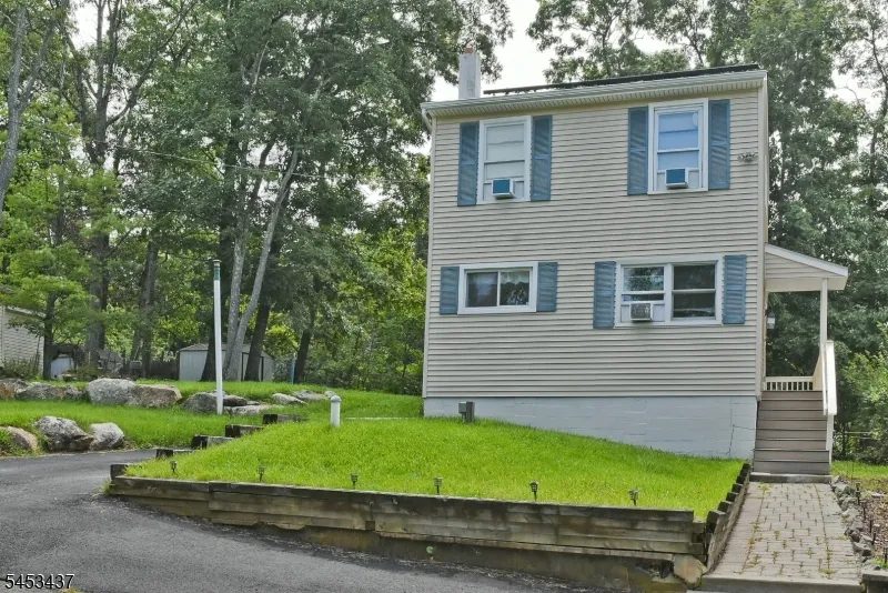 117 Vermont Trl Hopatcong, NJ 07843