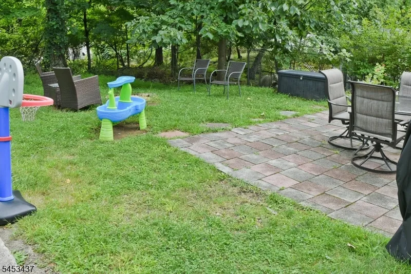 117 Vermont Trl Hopatcong, NJ 07843