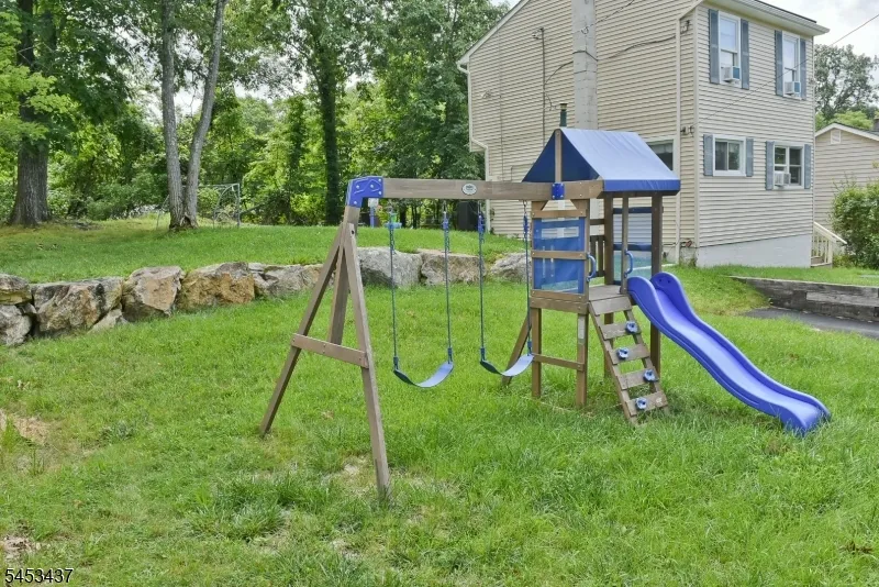 117 Vermont Trl Hopatcong, NJ 07843