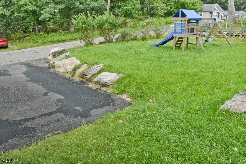 117 Vermont Trl Hopatcong, NJ 07843