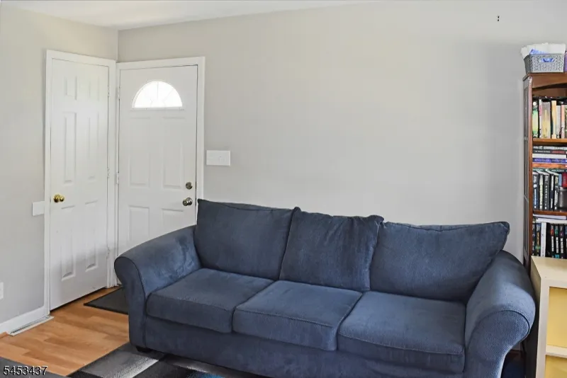 117 Vermont Trl Hopatcong, NJ 07843