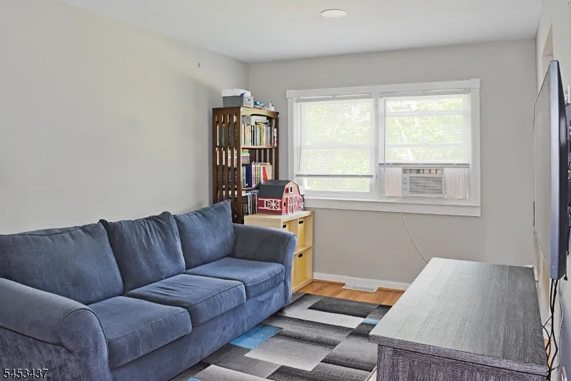 117 Vermont Trl Hopatcong, NJ 07843