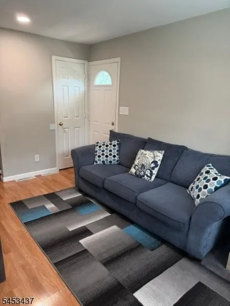 117 Vermont Trl Hopatcong, NJ 07843