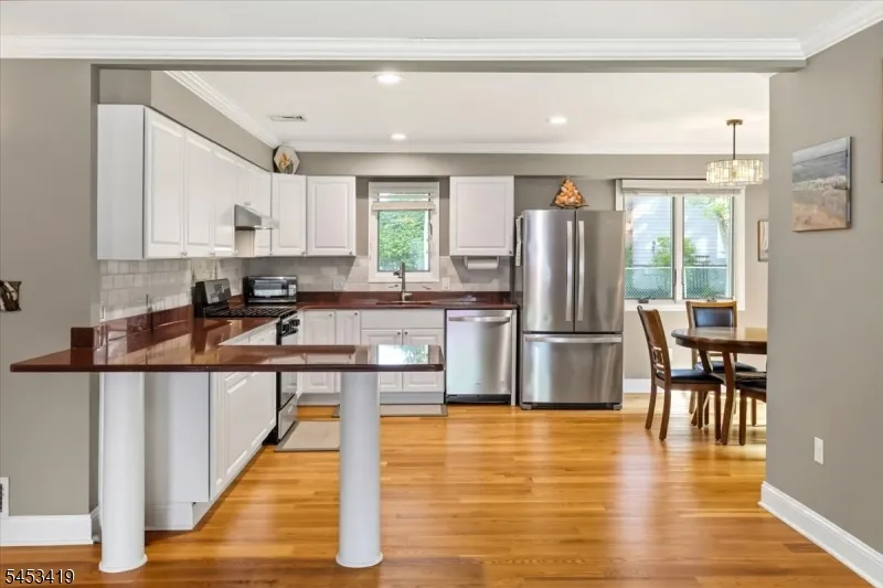 30 Beverly Rd Glen Rock, NJ 07452