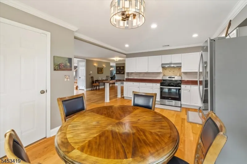 30 Beverly Rd Glen Rock, NJ 07452