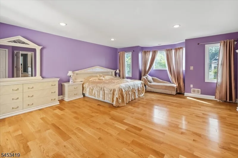 30 Beverly Rd Glen Rock, NJ 07452