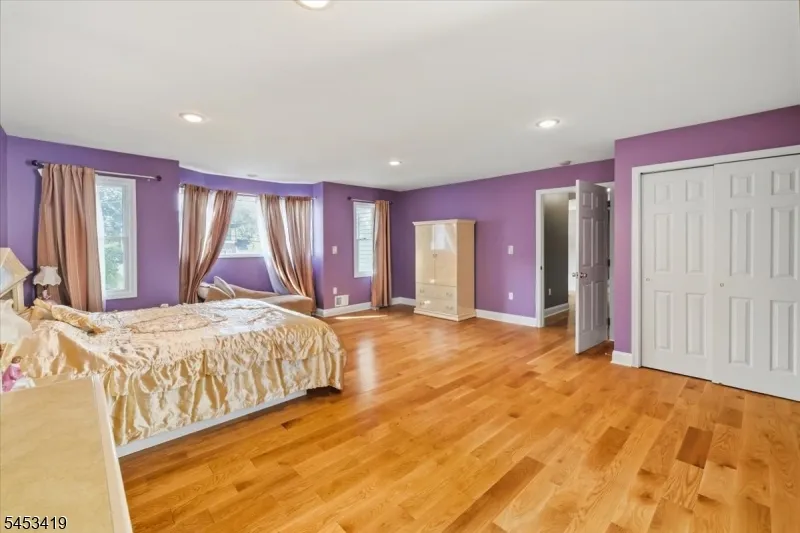 30 Beverly Rd Glen Rock, NJ 07452