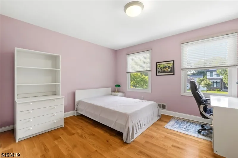 30 Beverly Rd Glen Rock, NJ 07452