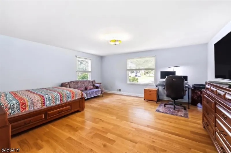 30 Beverly Rd Glen Rock, NJ 07452