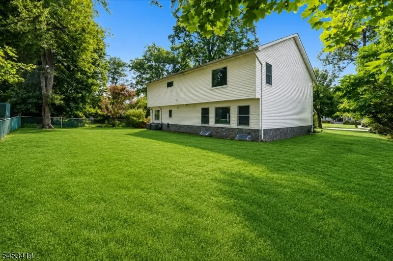 30 Beverly Rd Glen Rock, NJ 07452