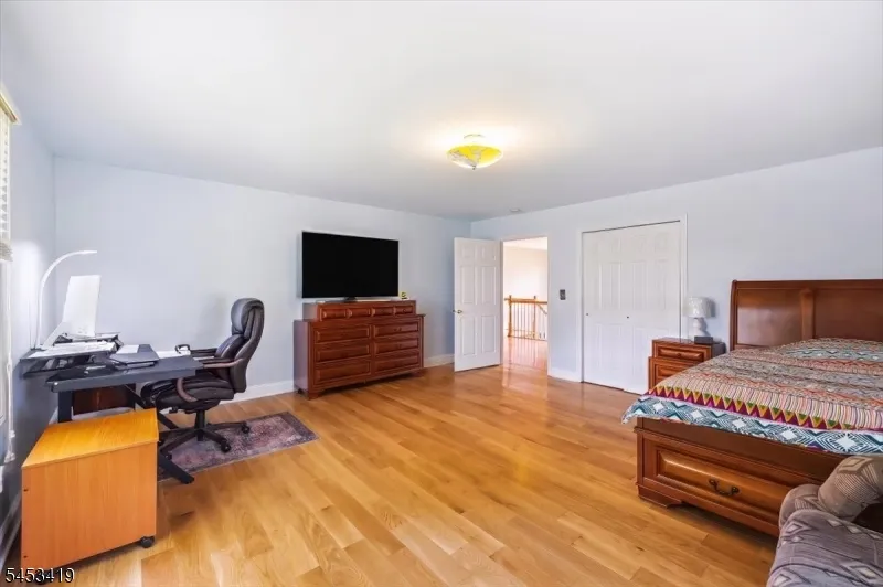 30 Beverly Rd Glen Rock, NJ 07452