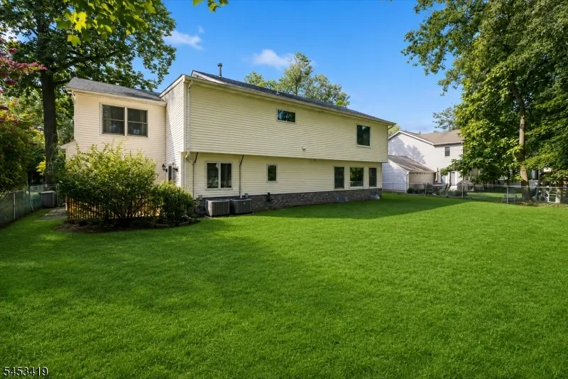 30 Beverly Rd Glen Rock, NJ 07452