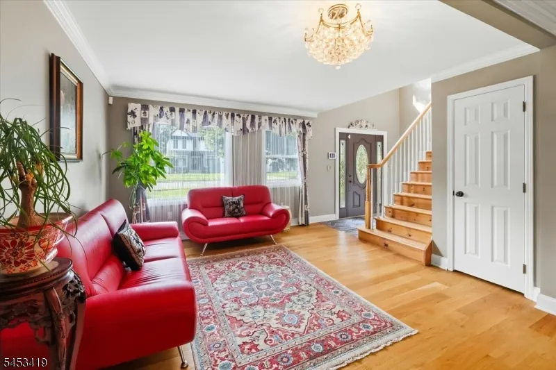 30 Beverly Rd Glen Rock, NJ 07452