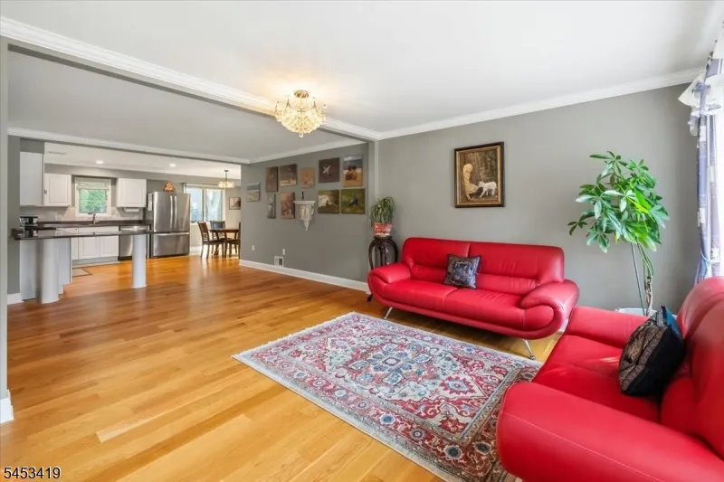 30 Beverly Rd Glen Rock, NJ 07452