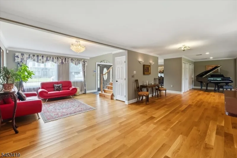 30 Beverly Rd Glen Rock, NJ 07452