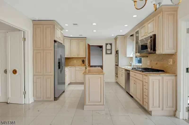 290 Powerville Rd Boonton, NJ 07005