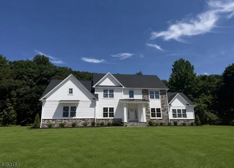 4 Highland Meadows Road Pohatcong, NJ 08865