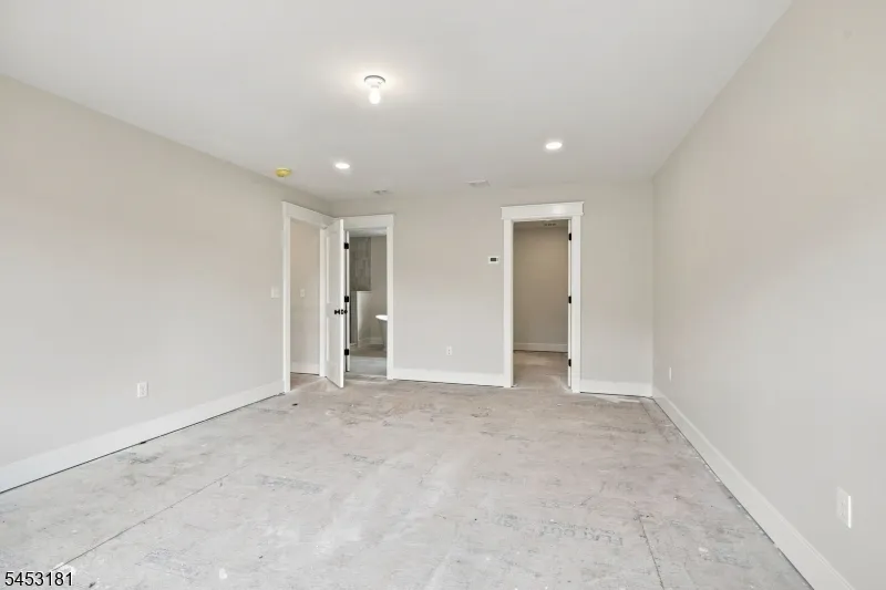 4 Highland Meadows Road Pohatcong, NJ 08865