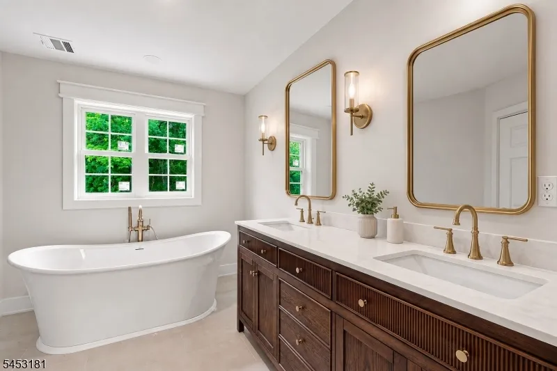 4 Highland Meadows Road Pohatcong, NJ 08865