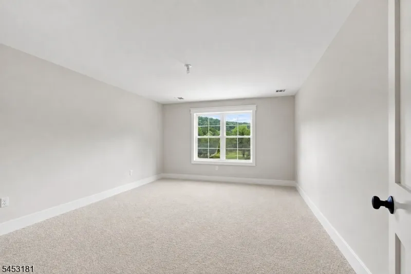 4 Highland Meadows Road Pohatcong, NJ 08865