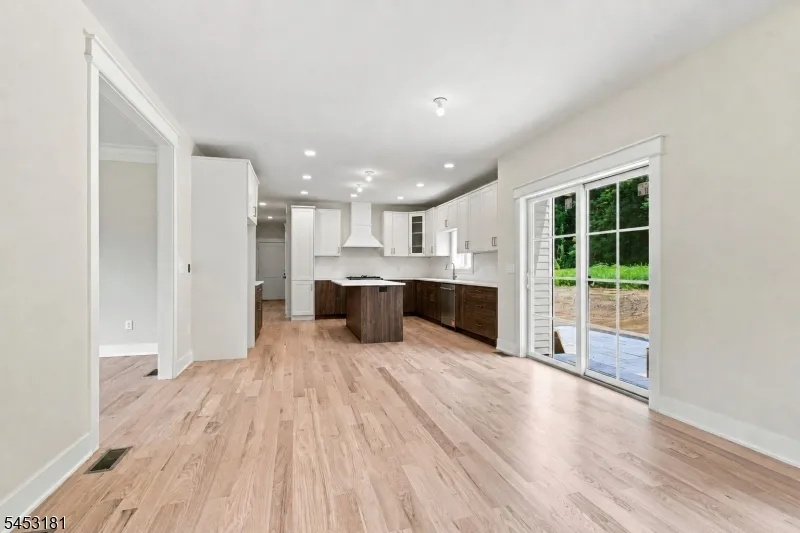 4 Highland Meadows Road Pohatcong, NJ 08865