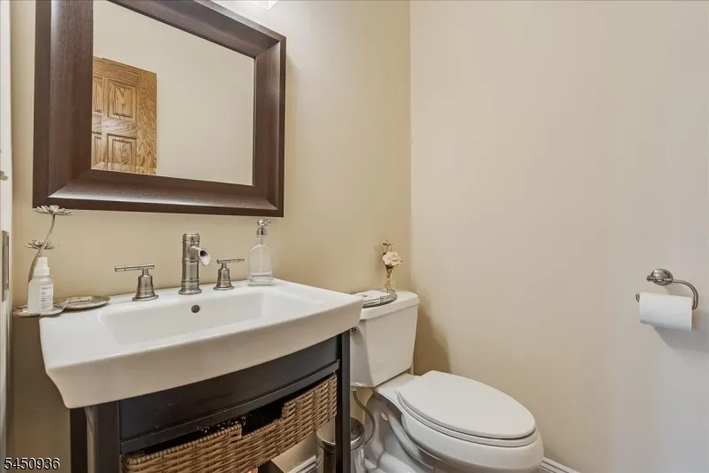 42 Lambert Dr Sparta, NJ 07871