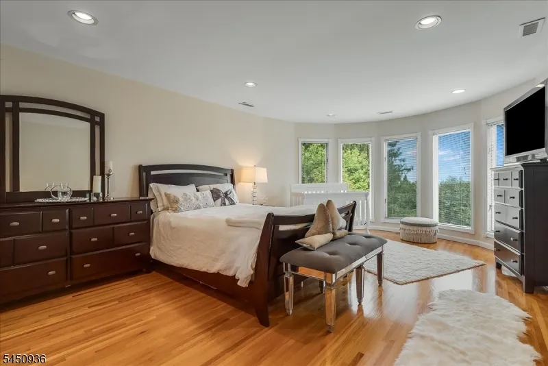 42 Lambert Dr Sparta, NJ 07871