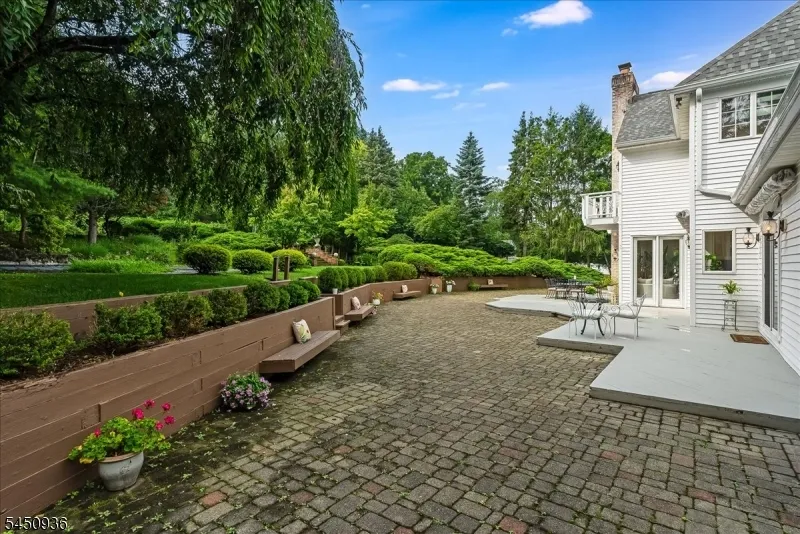 42 Lambert Dr Sparta, NJ 07871
