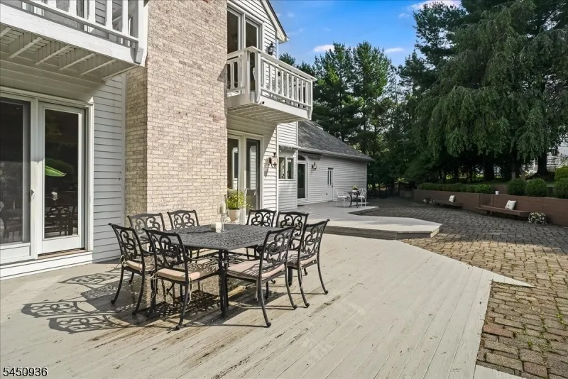 42 Lambert Dr Sparta, NJ 07871