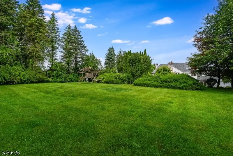 42 Lambert Dr Sparta, NJ 07871
