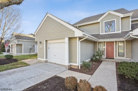 76 Stryker Ct
