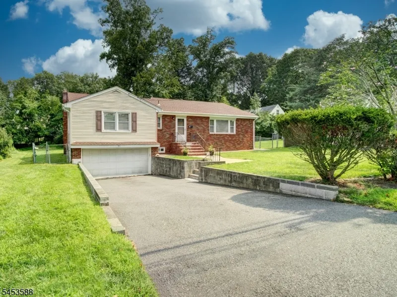 25 Woodland Ave West Orange, NJ 07052