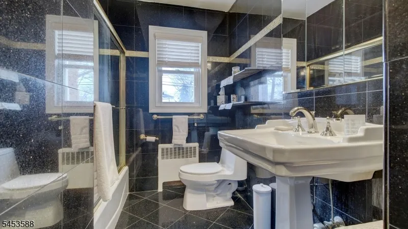 25 Woodland Ave West Orange, NJ 07052