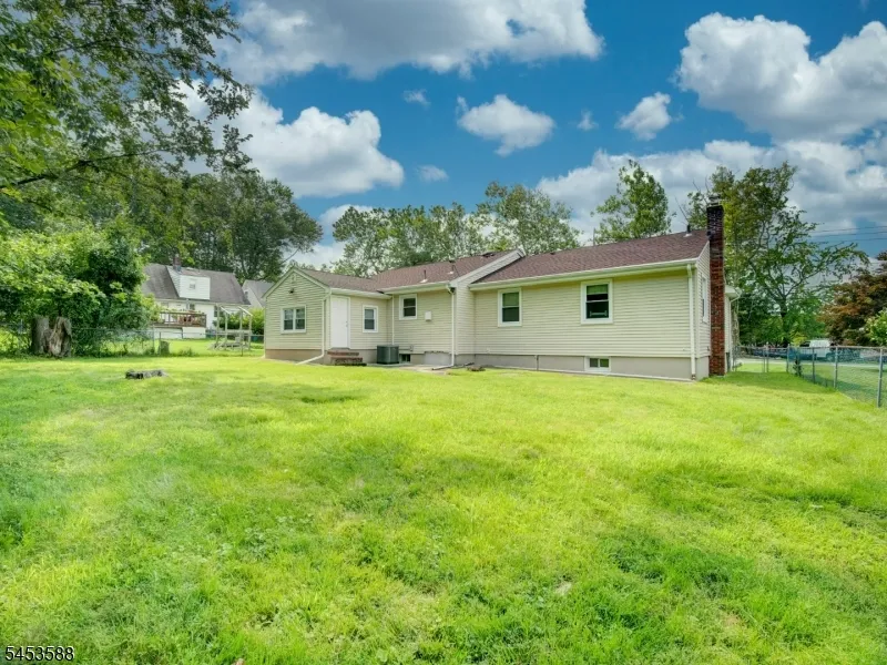 25 Woodland Ave West Orange, NJ 07052
